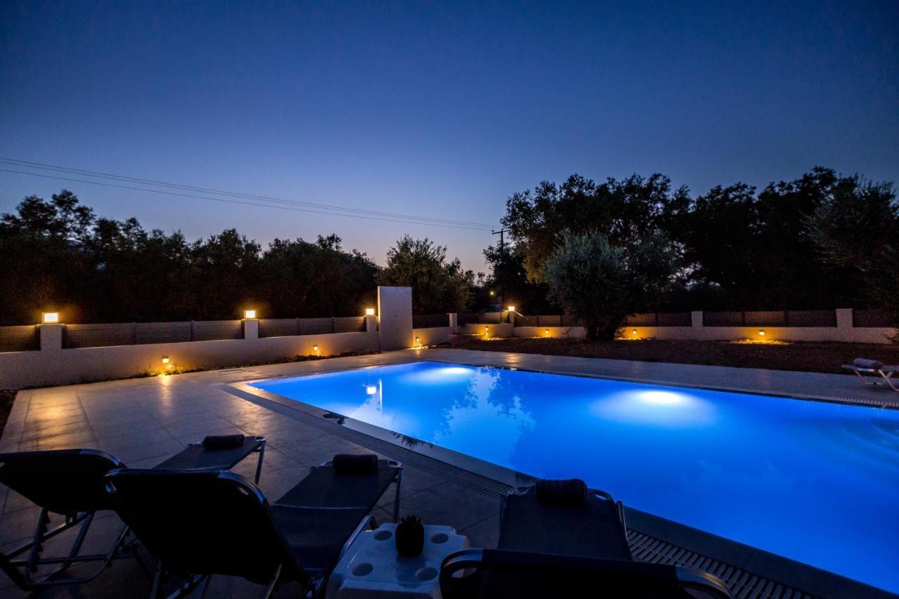 Villa Boviana With Private Swimming Pool Agios Sostis  ภายนอก รูปภาพ